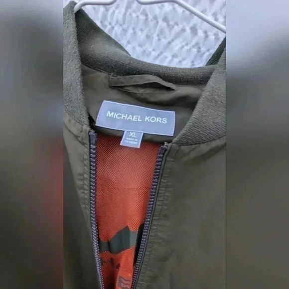 Michael Kors Men's Military Green Bomber Jacket w/ Orange Logo Lining Size XL - Picture 4 of 5